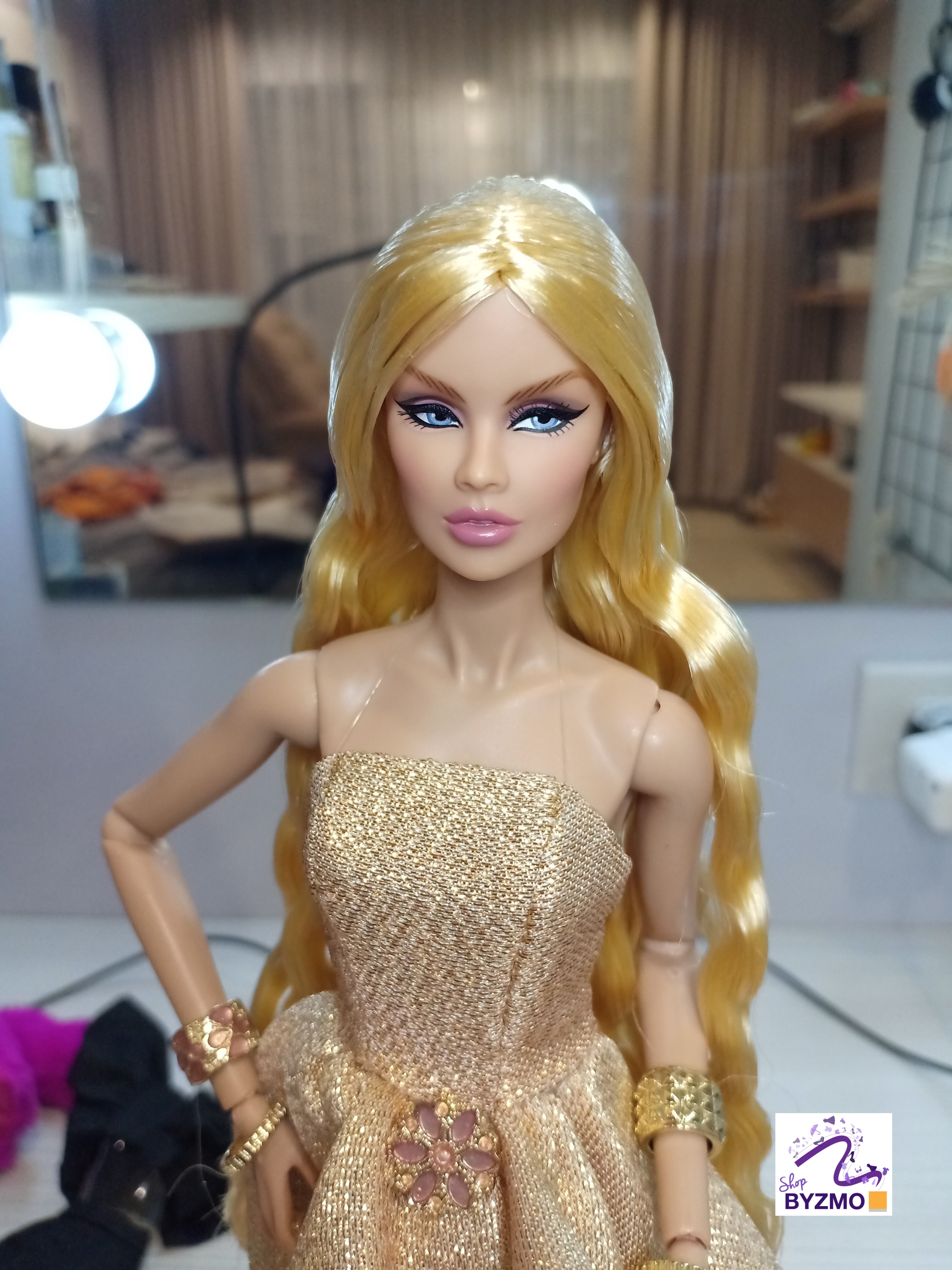 Shop Byzmo | A Doll's Life Vanessa Perrin NRFB